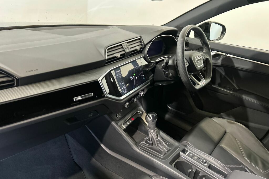 Audi Q3 45 Tfsi E Black Edition S Tronic Tech Pack Black #2