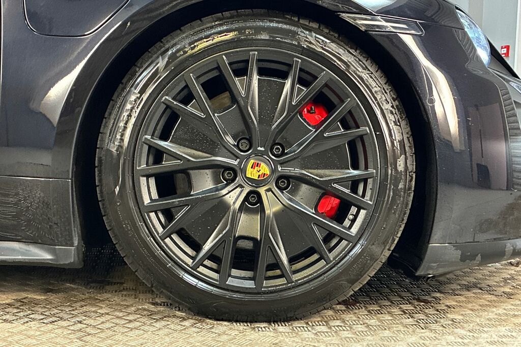 Porsche Taycan 440Kw Gts 93Kwh Black #5