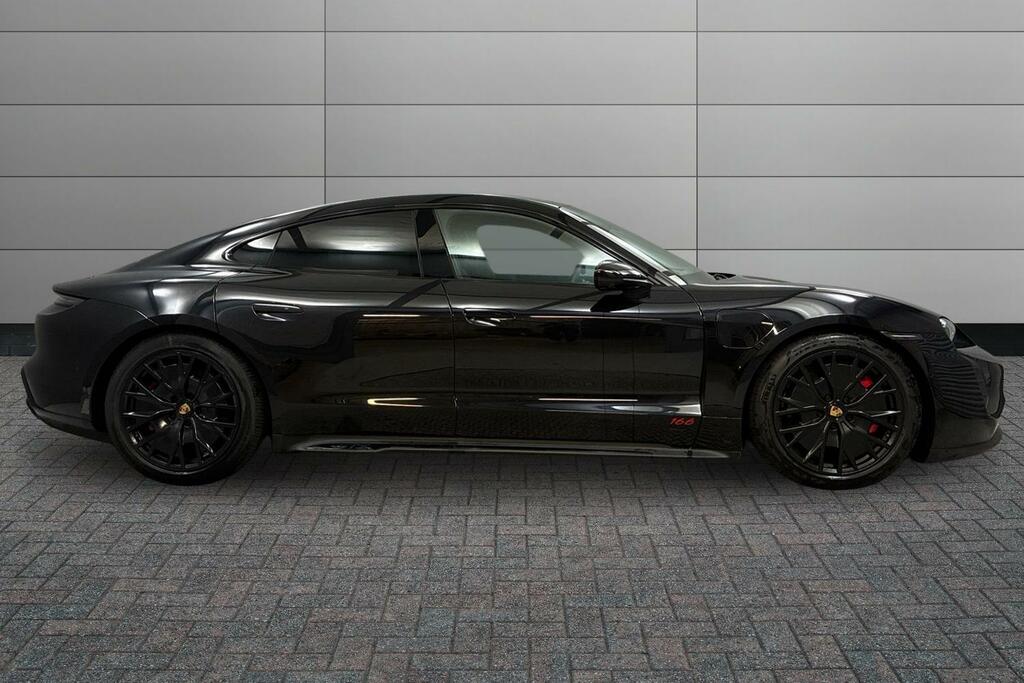 Porsche Taycan 440Kw Gts 93Kwh Black #4