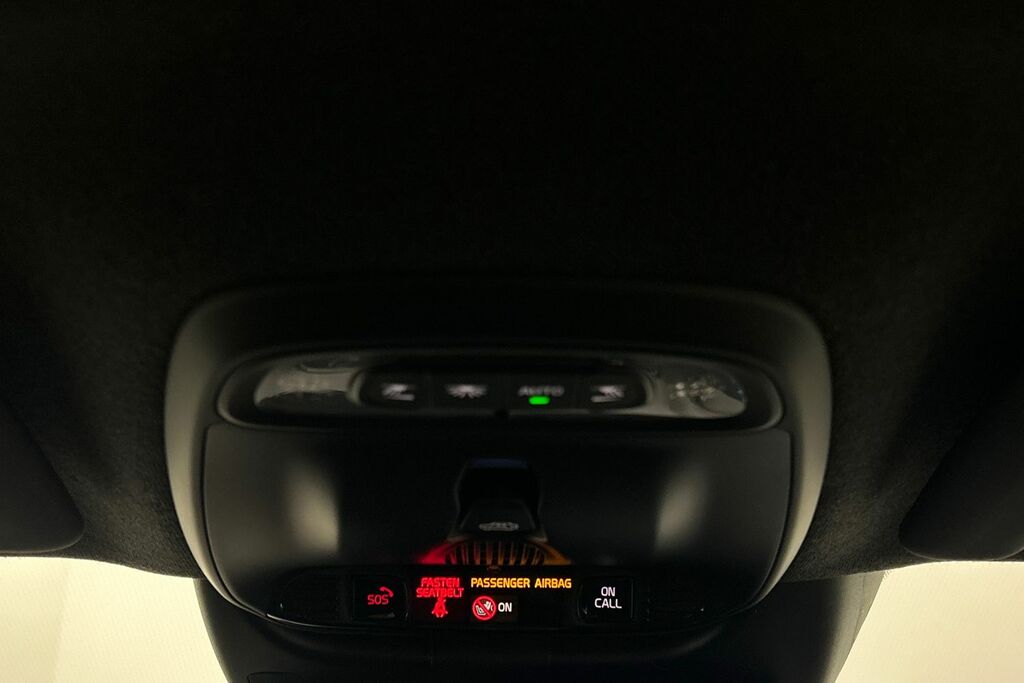 Volvo XC40 2.0 D3 R-design 148 Bhp Black #29