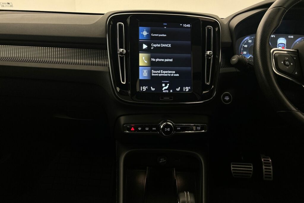 Volvo XC40 2.0 D3 R-design 148 Bhp Black #28