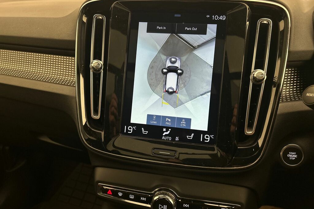 Volvo XC40 2.0 D3 R-design 148 Bhp Black #16