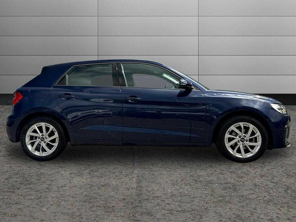 Audi A1 1.0 Tfsi 25 Technik Sportback Eu Black #4