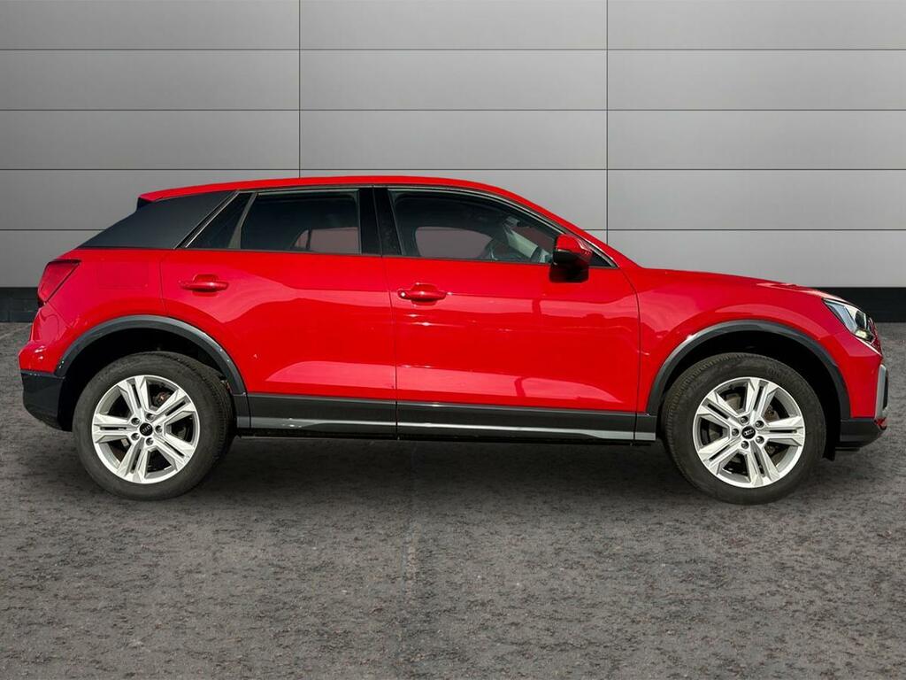 Audi Q2 Sport 30 Tfsi 116 Ps 6-Speed ST24WDG Red #4