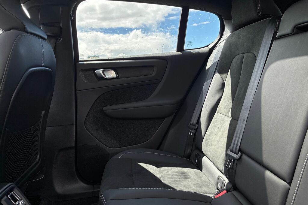 Volvo C40 Recharge Plus, Single Motor, Grey #17