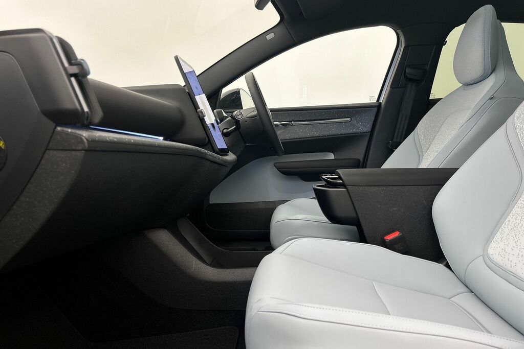 Volvo EX30 Ultra, Twin Motor Performance, Blue #21