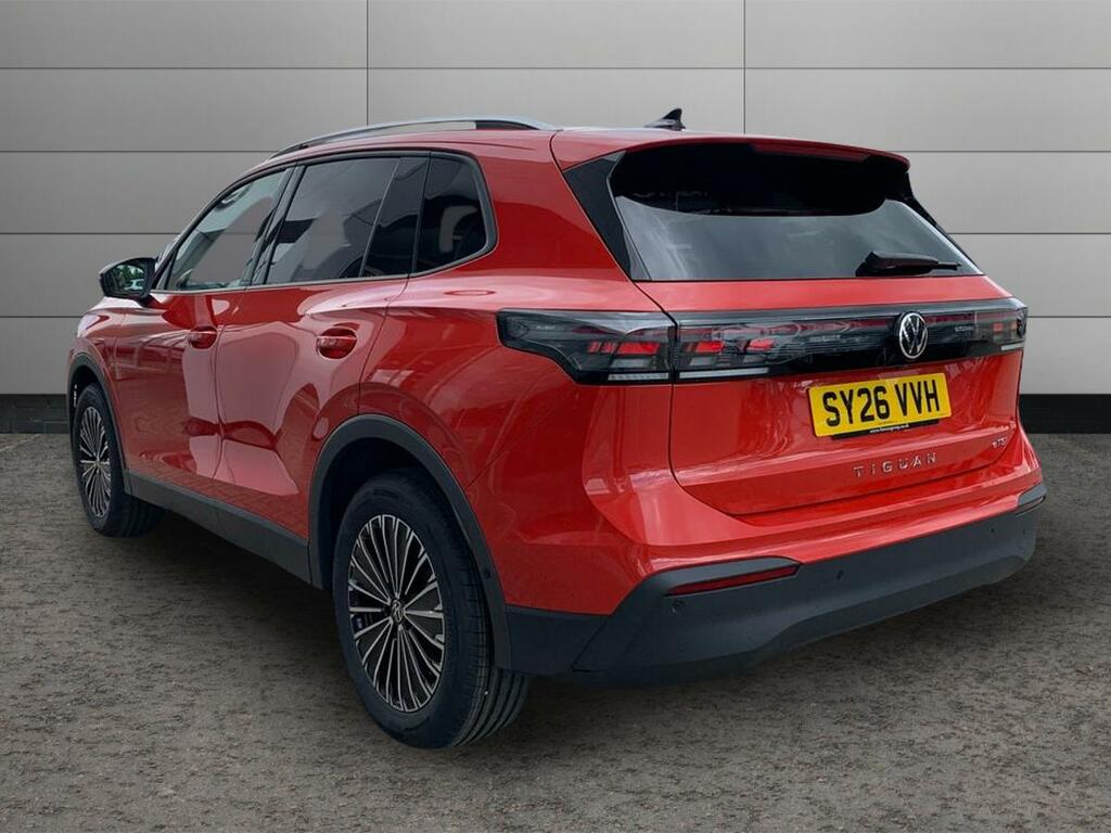 Volkswagen Tiguan 1.5 Etsi 150 Match Dsg Red #3
