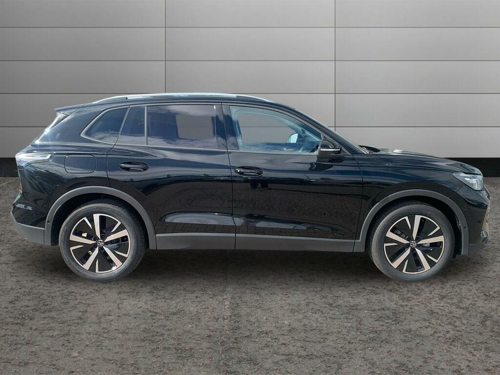 Volkswagen Tiguan 1.5 Etsi 150 Match Dsg Black #4