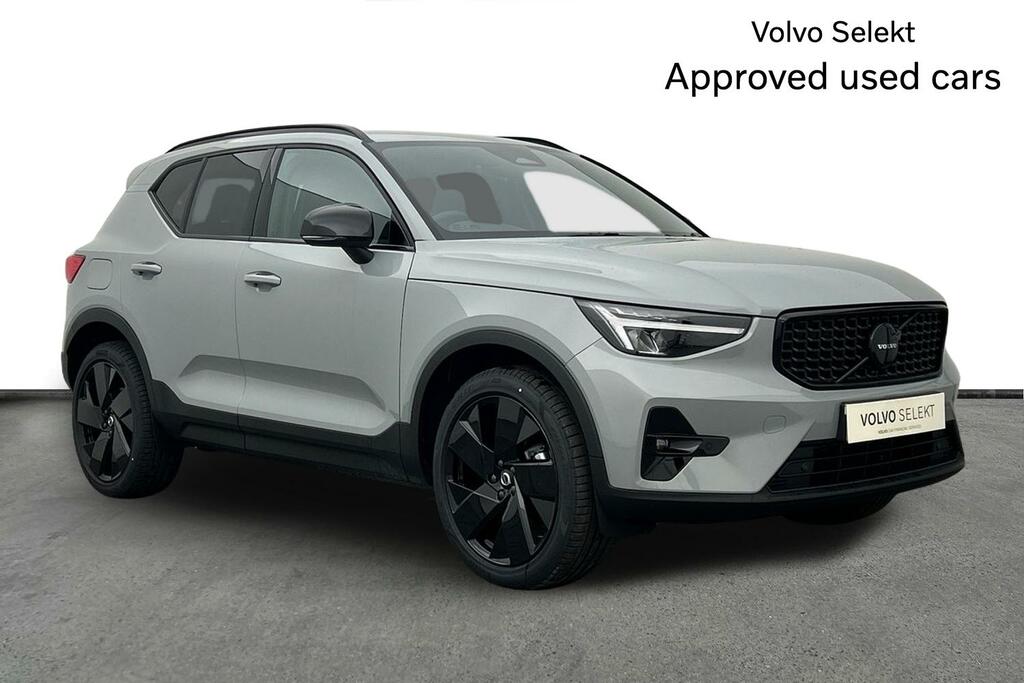 Volvo XC40 Black Edition Plus, B3 Mild Hybrid, Grey