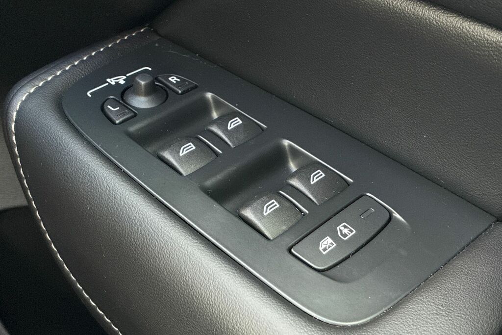 Volvo XC60 B5 P Awd Ultimate Dark Blue #27