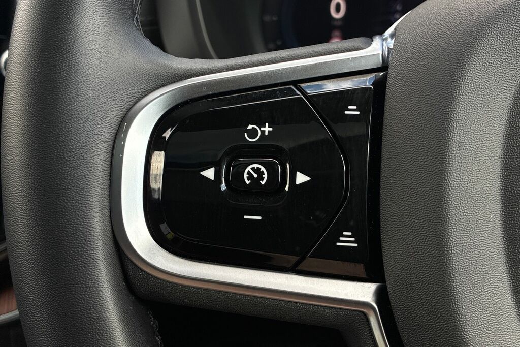 Volvo XC60 B5 P Awd Ultimate Dark Blue #11