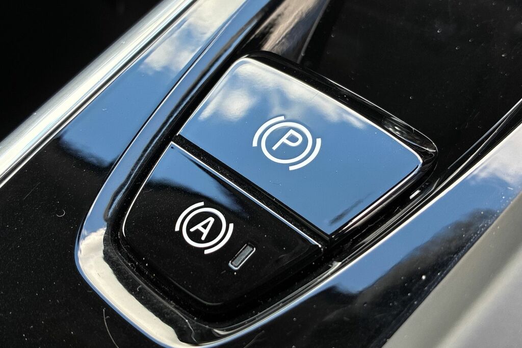 Volvo XC60 B5 P Awd Ultimate Dark Blue #23