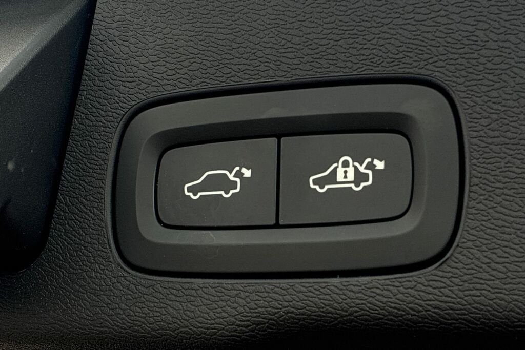Volvo XC60 B5 P Awd Ultimate Dark Blue #31