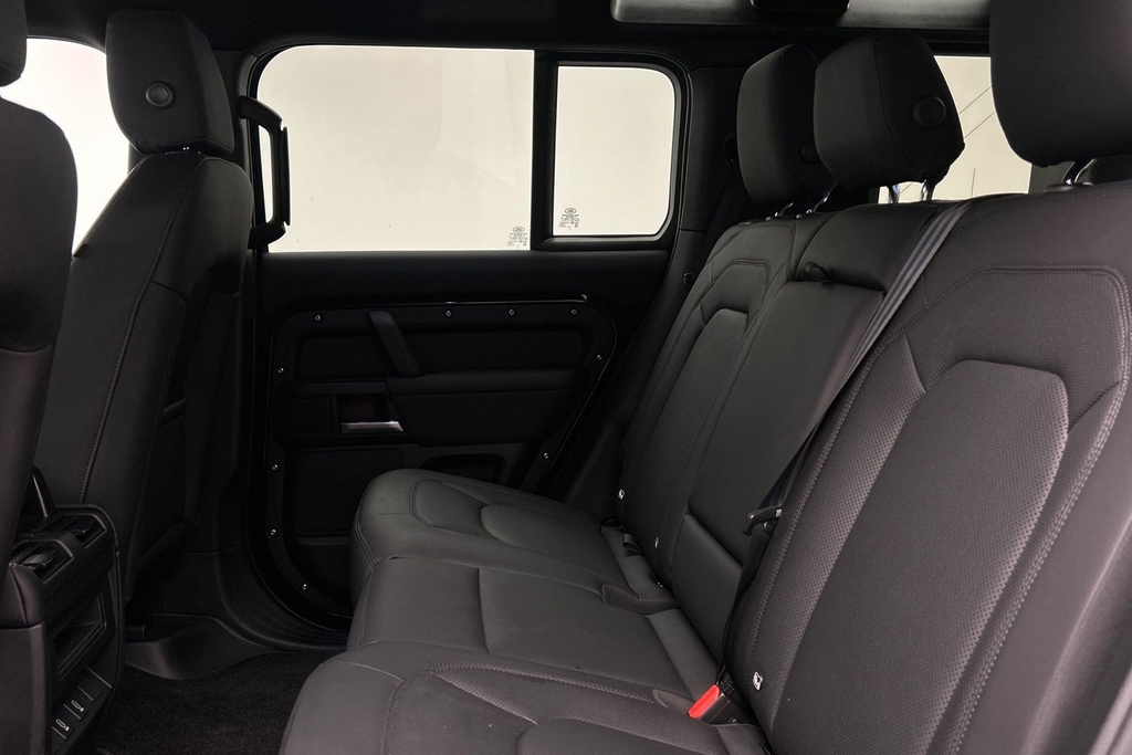 Land Rover Defender 110 D350 110 X-dynamic Se #4