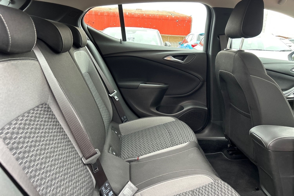 Vauxhall Astra Hatchback Black #17