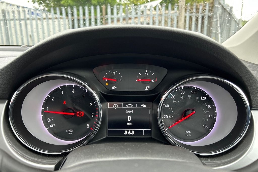 Vauxhall Astra Hatchback Black #10