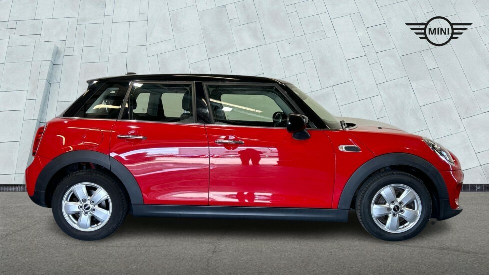 Mini Hatch 5-Door Cooper Classic SV70KUF Red #3