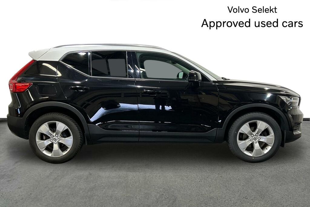Volvo XC40 1.5 T3 163 Momentum Geartronic Black #4