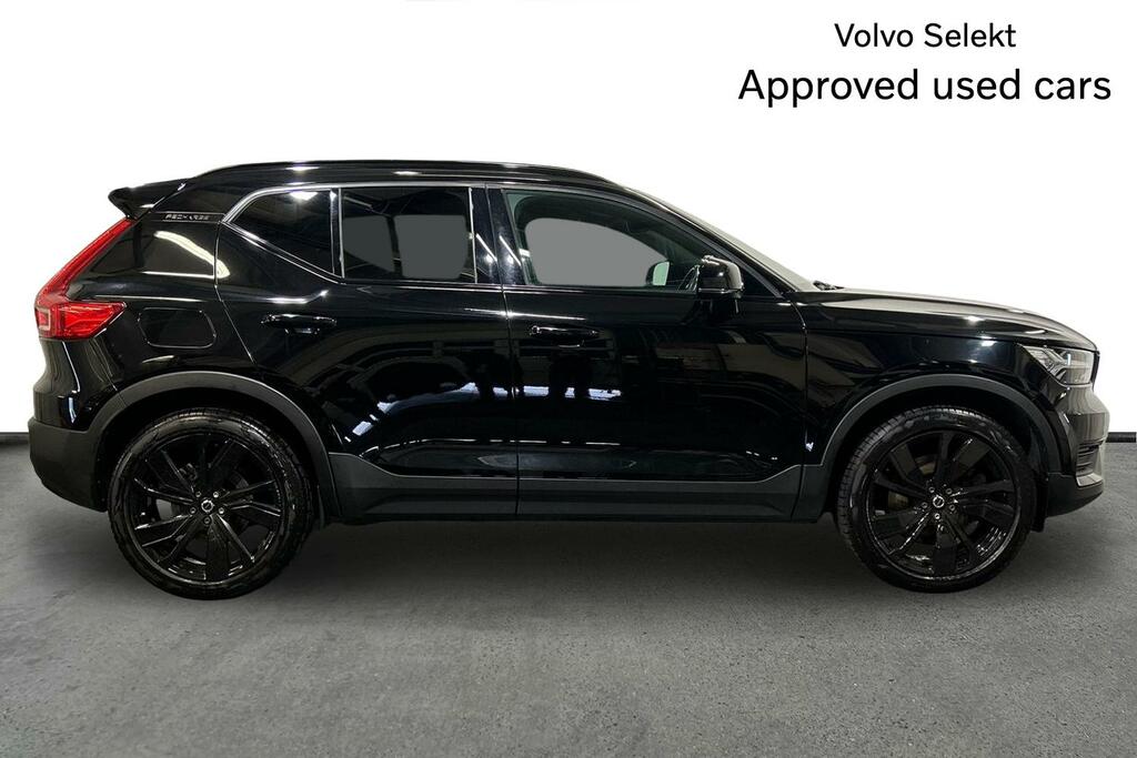 Volvo XC40 Recharge R-design, T5 Plug-in Hybrid Black #4