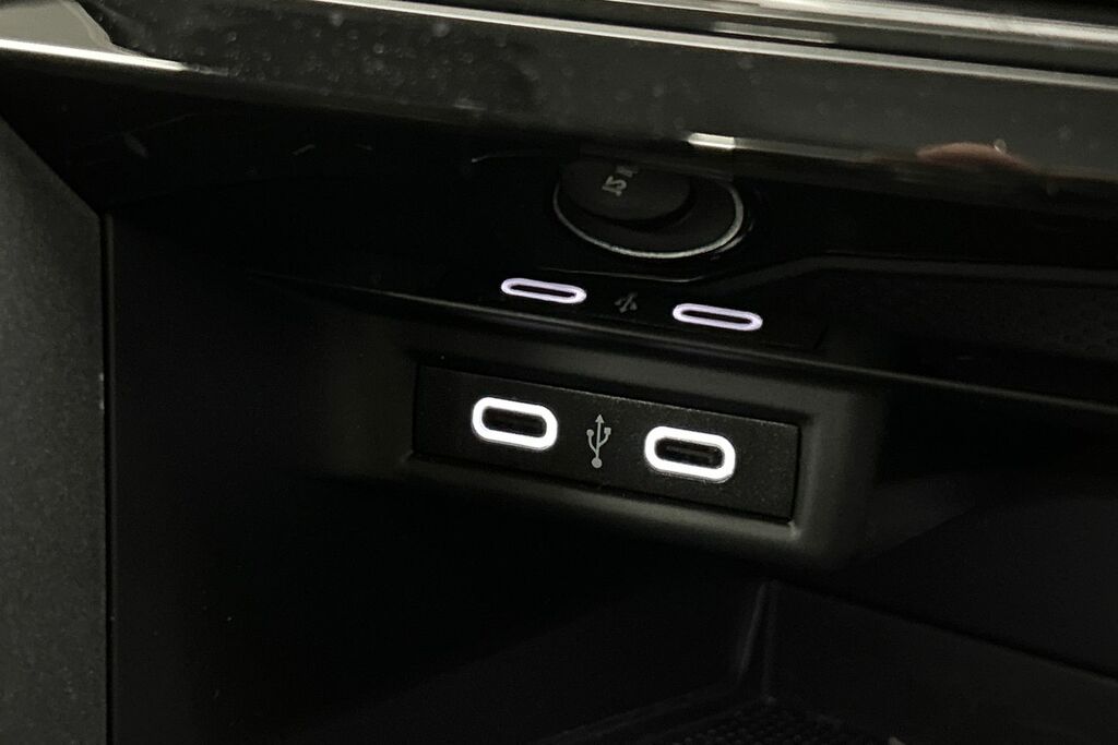 Volkswagen T-Roc Active Black #21