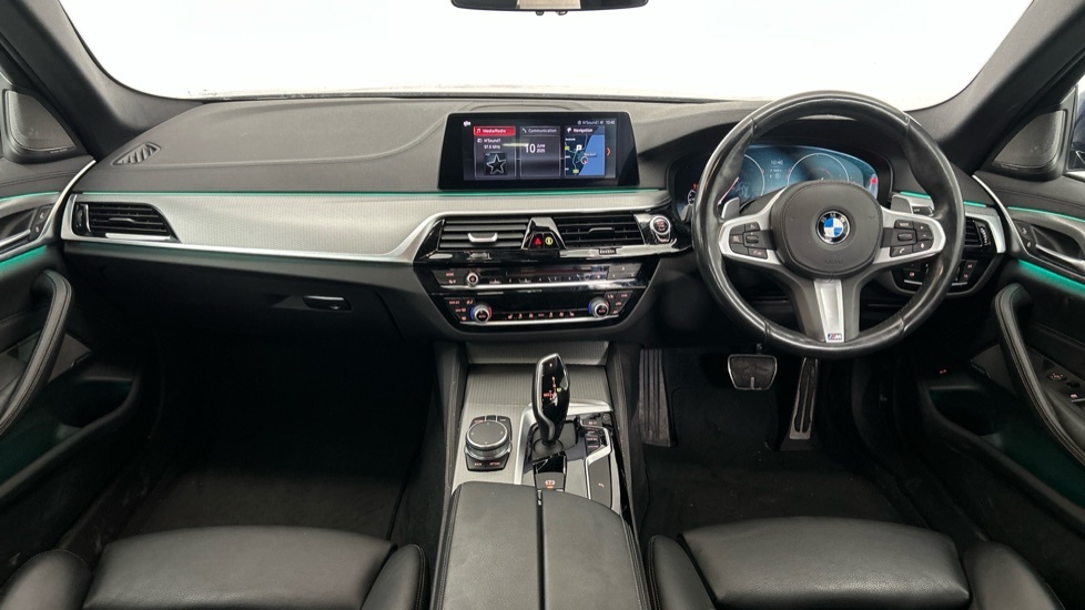 BMW 5 Series 520D Xdrive M Sport Saloon Blue #4