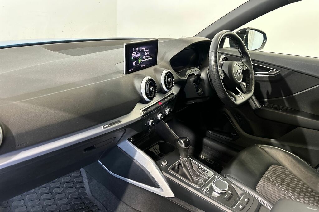 Audi Q2 Black Edition 35 Tfsi 150 Ps S Tronic Blue #2