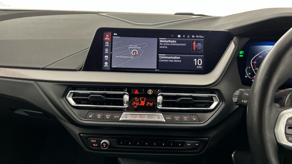 BMW 1 Series Hatchback Black #8