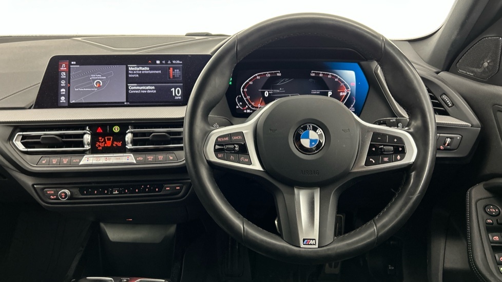 BMW 1 Series Hatchback Black #5