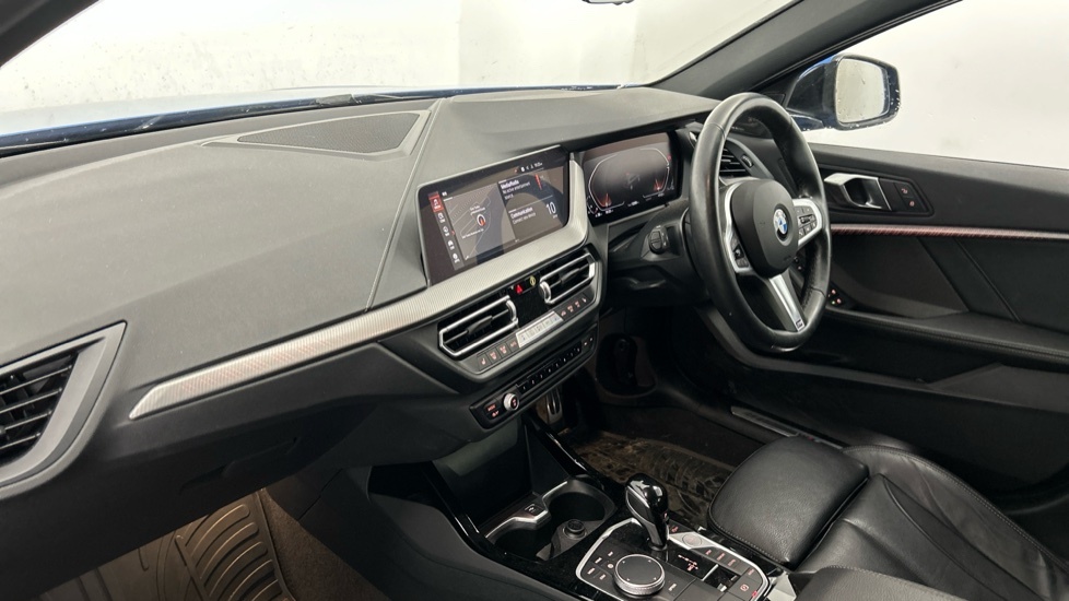 BMW 1 Series Hatchback Black #7