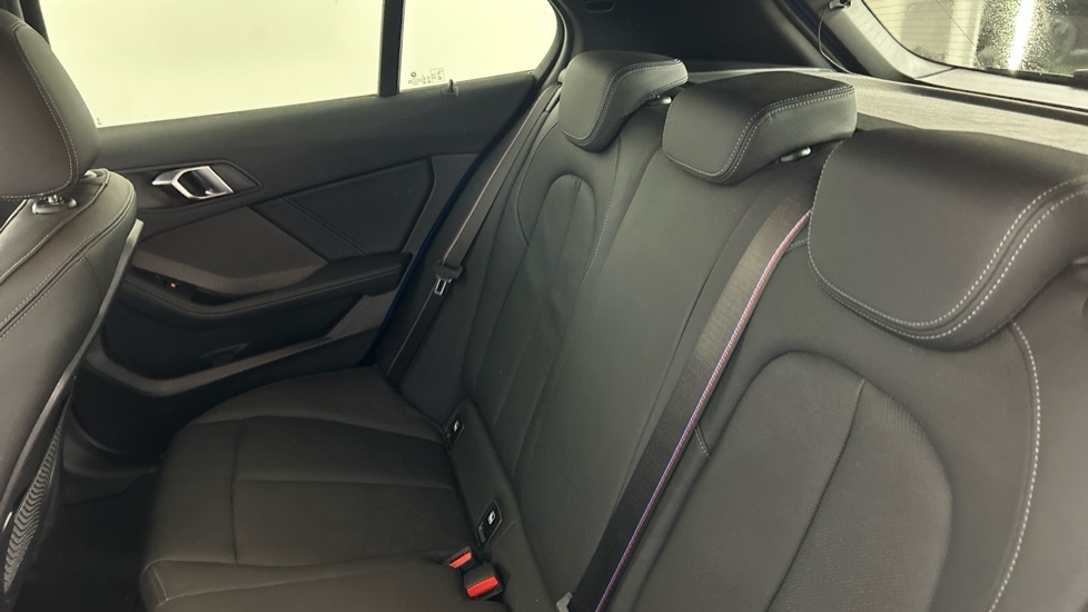 BMW 1 Series Hatchback Black #12