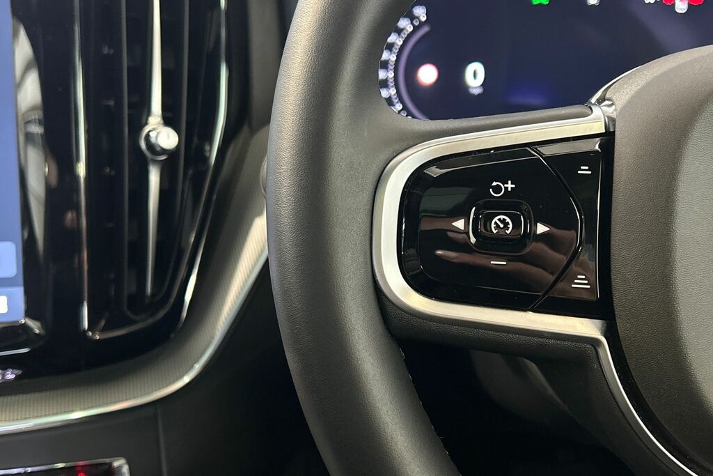 Volvo XC60 Ultimate Blue #11