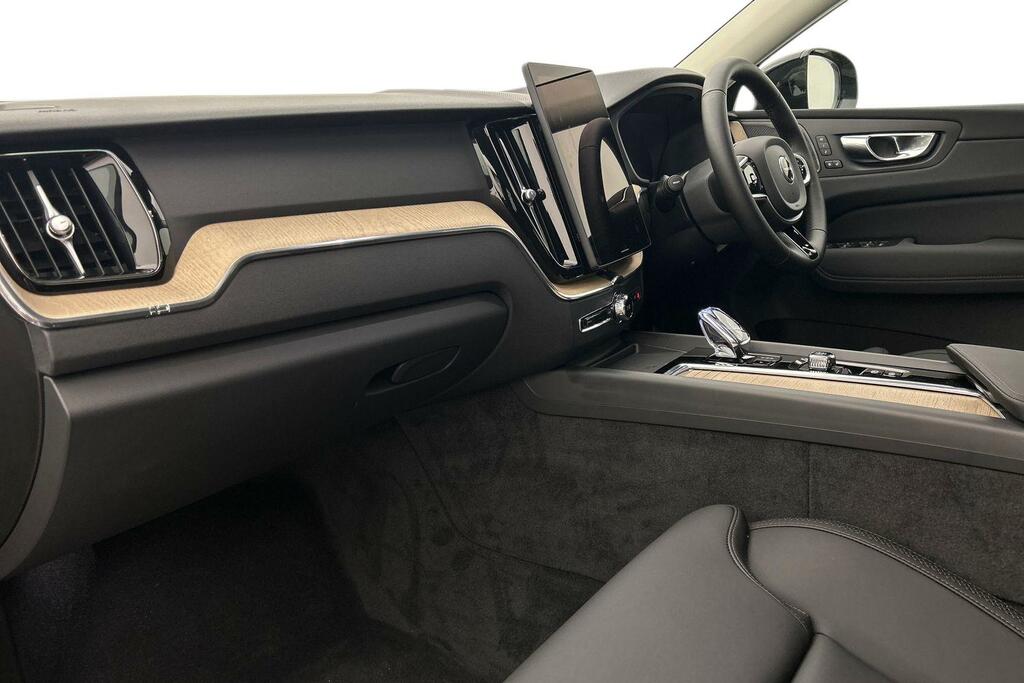 Volvo XC60 Plus, T6 Awd Plug-in Hybrid, Dark Silver #2