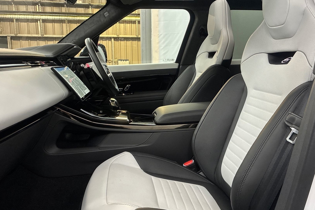 Land Rover Range Rover Sport P635 V8 Sv SP26LXY #3