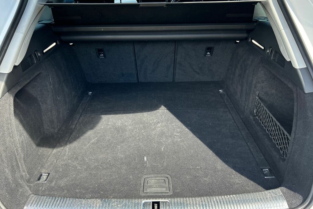Audi A4 Avant Black Edition Black #11
