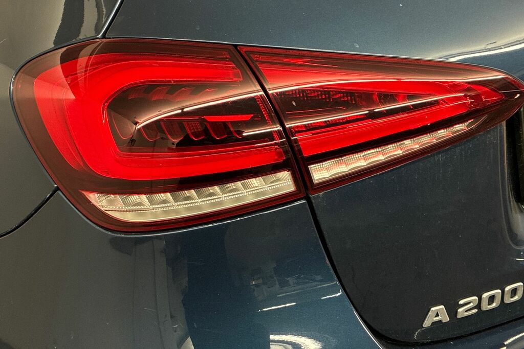 Mercedes-Benz A Class 1.3 A200 Amg Line Hatchback 7G-dct Euro Blue #3