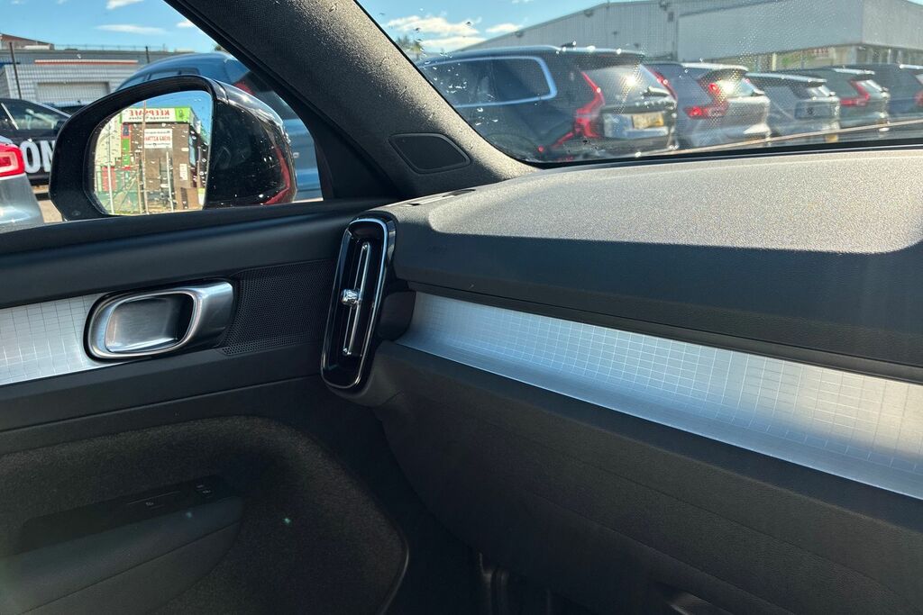 Volvo XC40 R-design, T3 Black #25