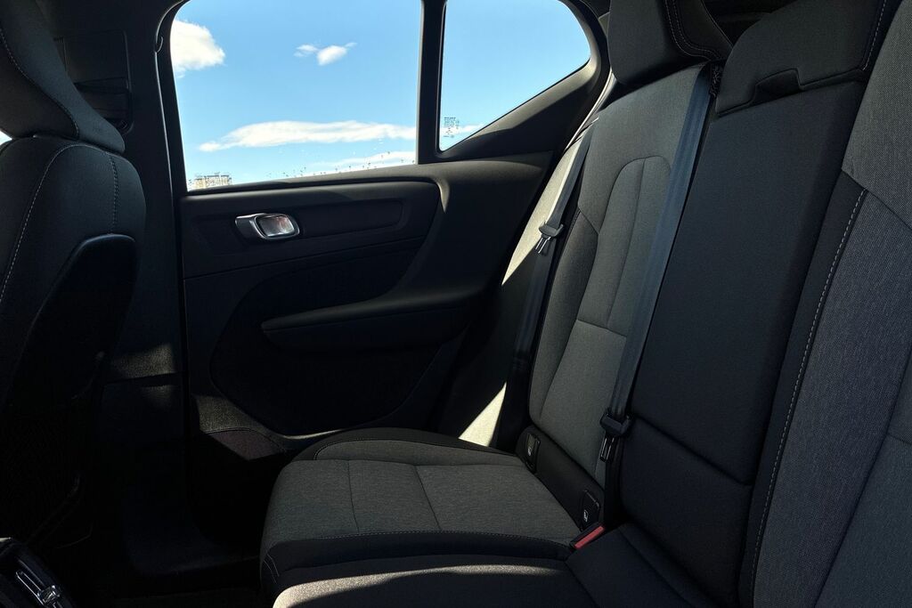 Volvo XC40 R-design, T3 Black #16
