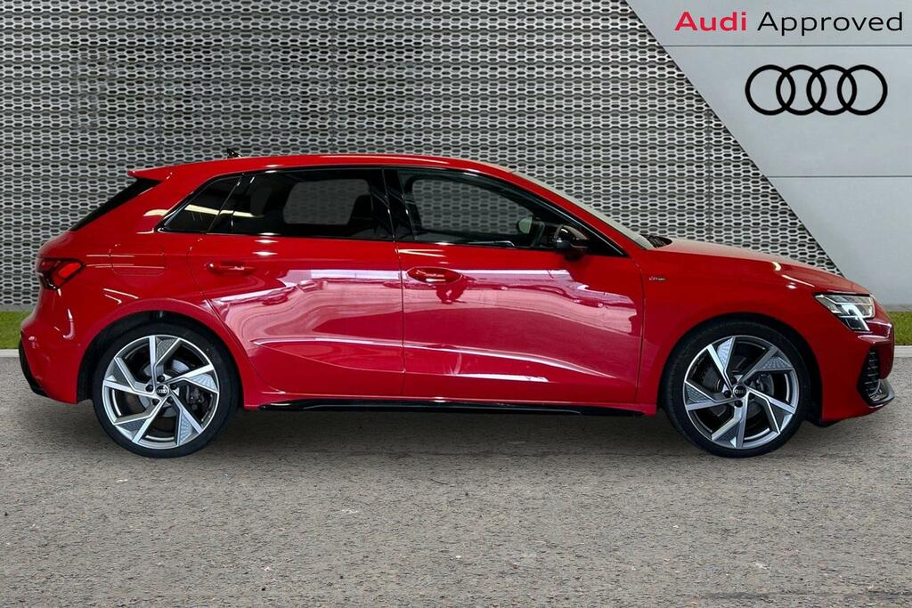 Audi A3 Black Edition 35 Tfsi 150 Ps S Tronic SY25WDR Red #4