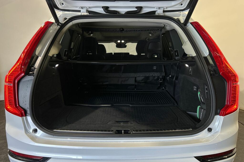 Volvo XC90 Suv Black #8