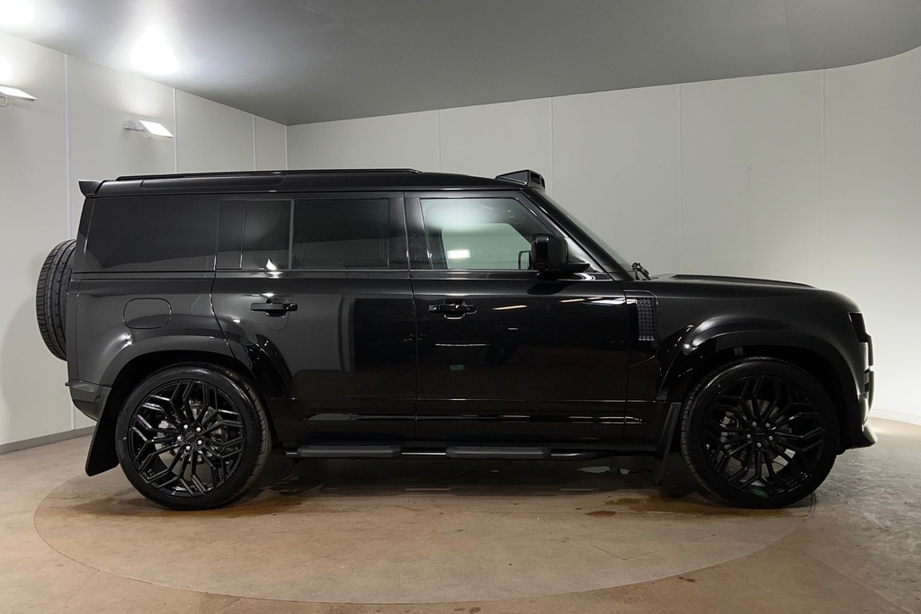 Land Rover Defender 110 D250 Hard Top X-dynamic Se Black #5