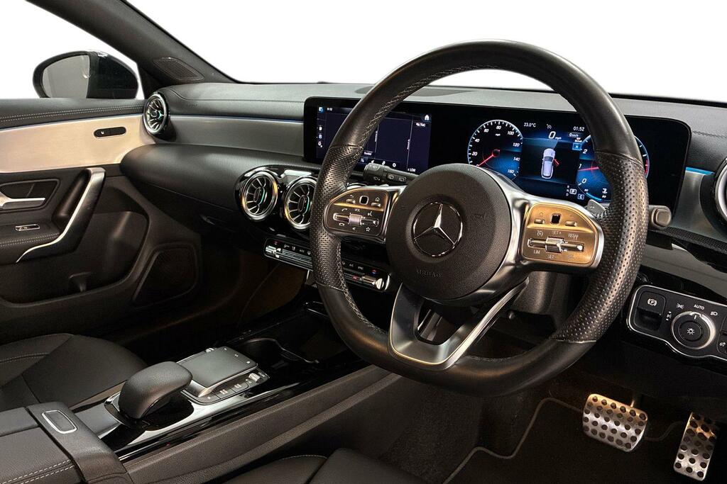 Mercedes-Benz CLA Class 200 Amg Line Executive Tip Red #6