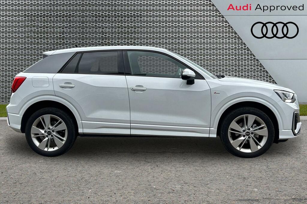 Audi Q2 S Line 35 Tfsi 150 Ps 6-Speed White #4