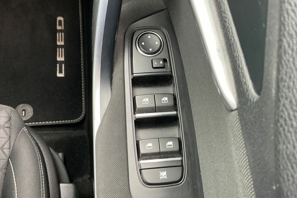 Kia Ceed 1.0 3 Isg 118 Bhp 8In Nav Ready Display, Revers Silver #26
