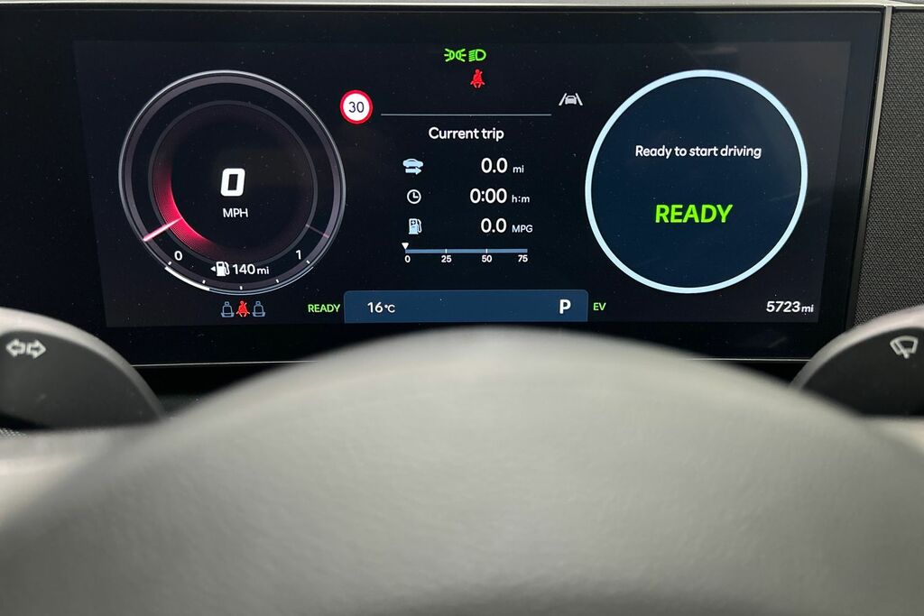 Hyundai Tucson Advance Silver #10