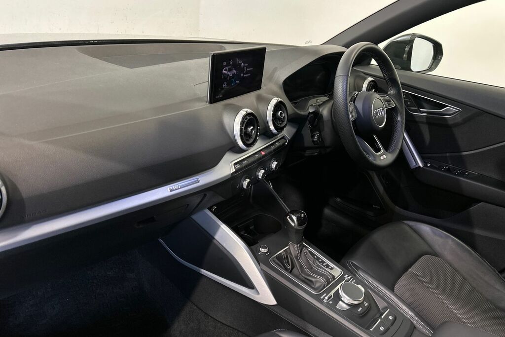 Audi Q2 S Line 35 Tfsi 150 Ps S Tronic Grey #2