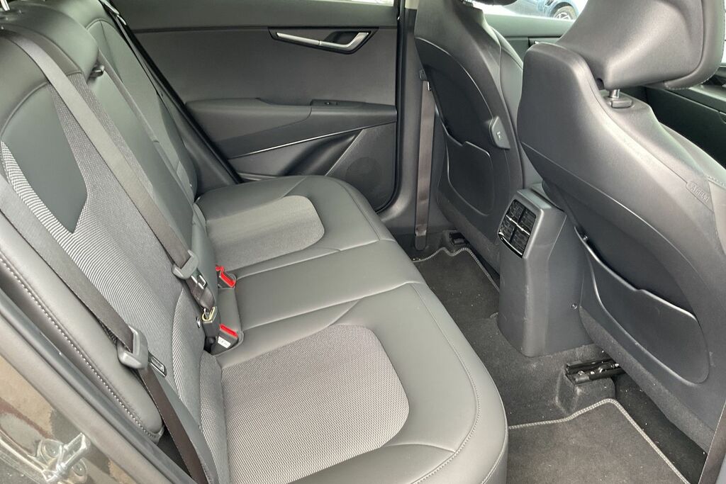 Kia Niro 1.6 Gdi Phev 2 Dct Red #17