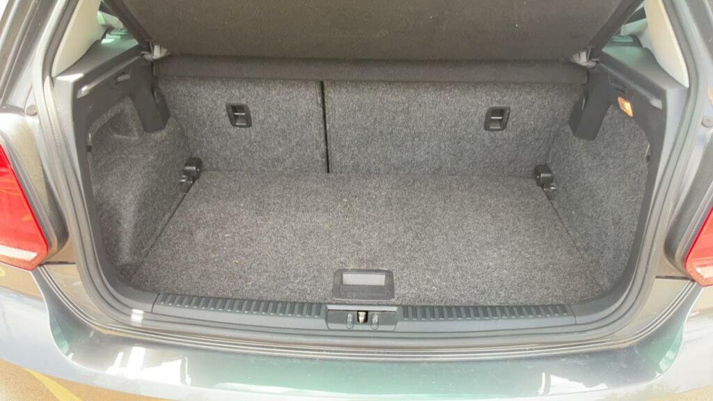 Volkswagen Polo 1.2 Tsi Match Edition Grey #4
