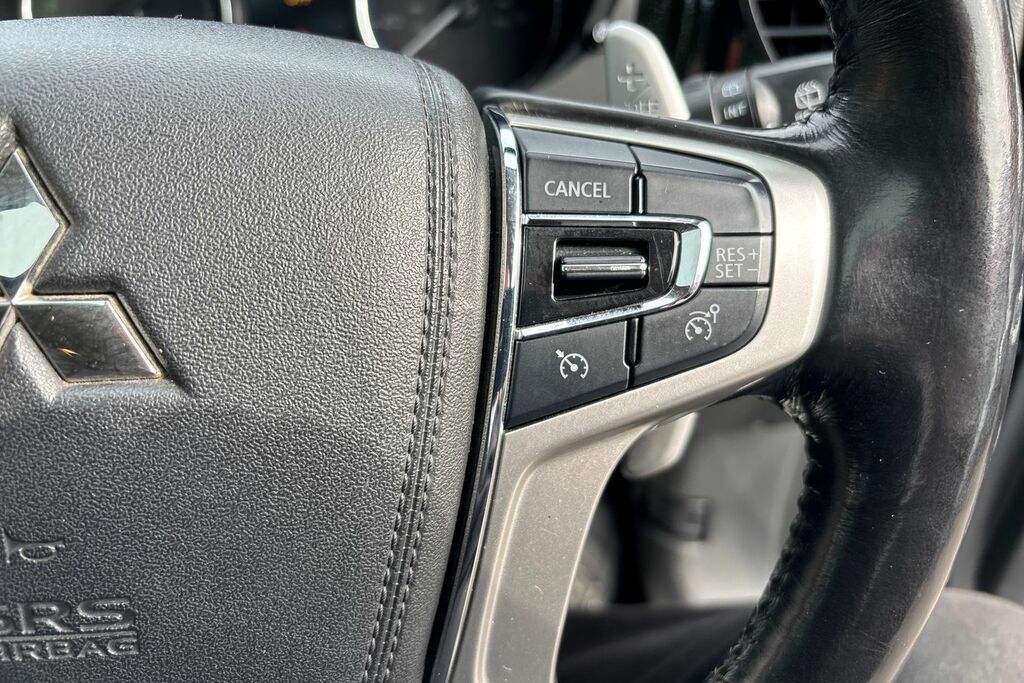 Mitsubishi Outlander Estate Silver #9