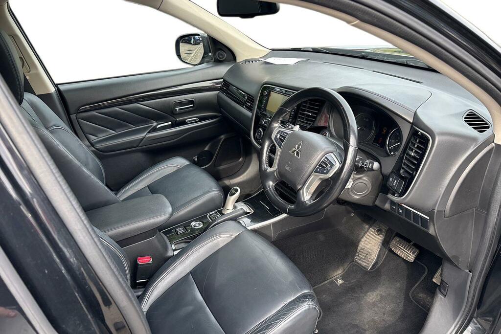Mitsubishi Outlander Estate Silver #7