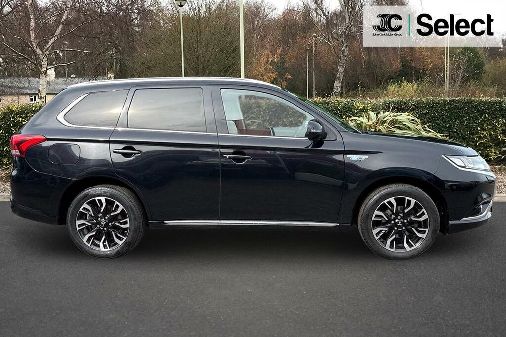 Mitsubishi Outlander Estate Silver #12